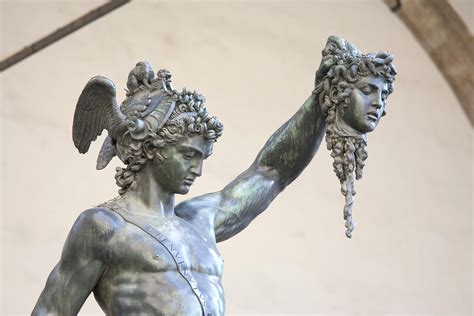 who were the sons of perseus